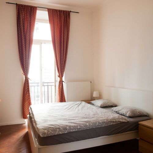 Apartman se sprchou s privátní koupelnou mimo apartmán pro 8 os. se 3 ložnicemi