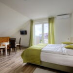 Klimatiziran Sa tuš kabinom soba sa 4 kreveta(om) (za 4 osoba(e))