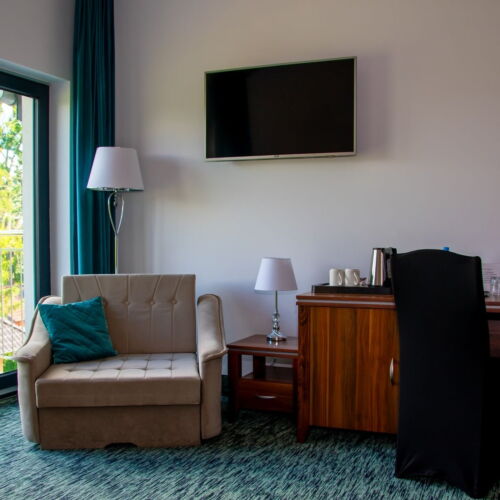 Pokój 2-osobowy na piętrze z widokiem na miasto (możliwa dostawka)