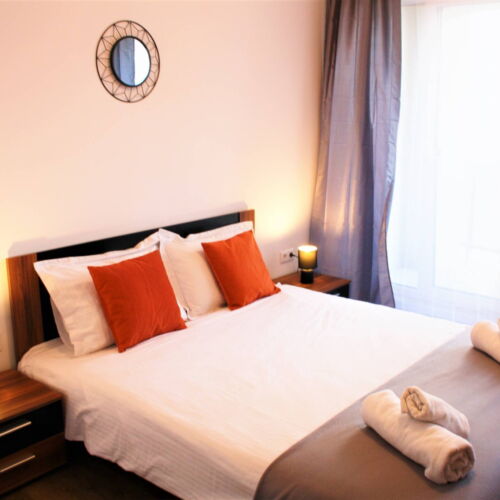 Upstairs 2-Room Balcony Apartment for 4 Persons
