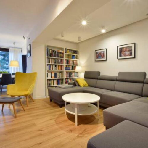 Apartament 7-osobowy na parterze z tarasem z 4 pomieszczeniami sypialnianymi