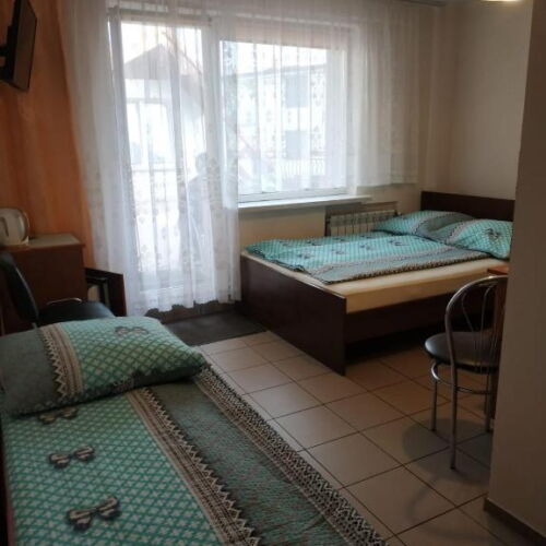 Pokój 3-osobowy z prysznicem z tarasem