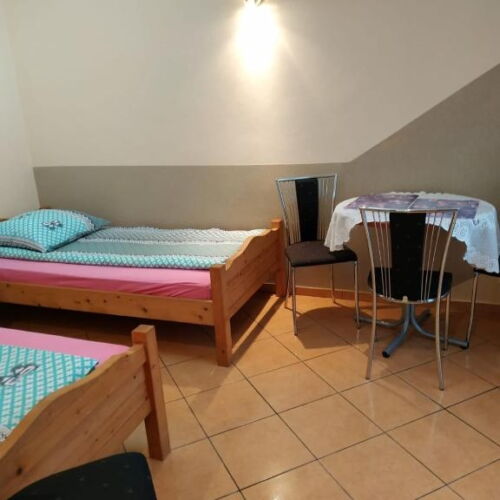 Pokój 4-osobowy z balkonem z prysznicem