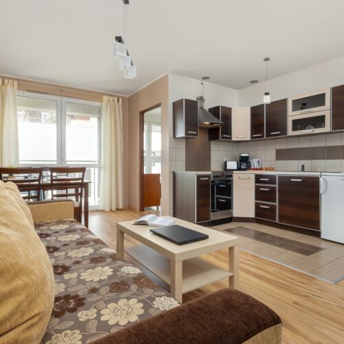 Apartament 4-osobowy z balkonem z prysznicem z 2 pomieszczeniami sypialnianymi