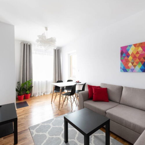 Apartament la etaj cu balcon cu 2 camere pentru 4 pers.