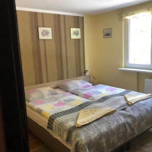 Pokój 3-osobowy z prysznicem z dostępem do ogrodu