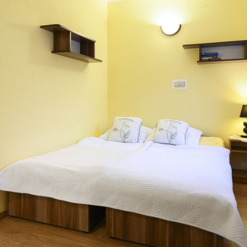 Apartament 4-osobowy z łazienką z aneksem kuchennym z 1 pomieszczeniem sypialnianym