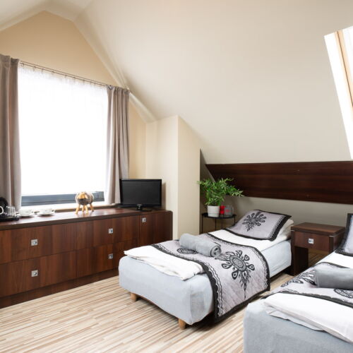 Pokój 4-osobowy na poddaszu Studio