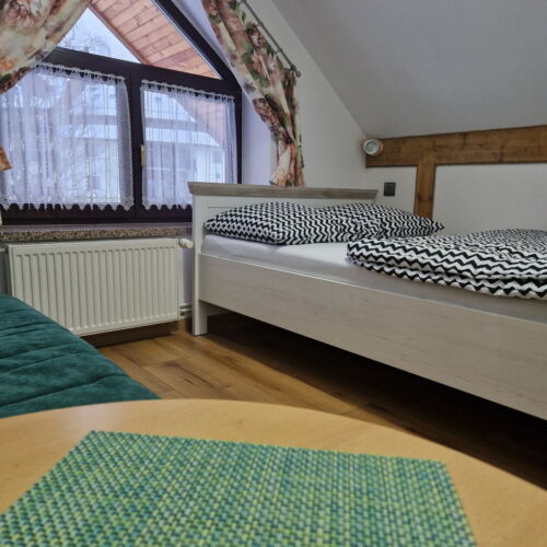 Pokój 2-osobowy na poddaszu z łazienką