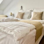 Mansarda Standard soba sa francuskim krevetom (za 2 osoba(e))