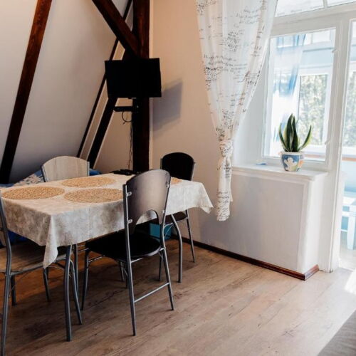 Pokój 4-osobowy na piętrze z widokiem na ogród