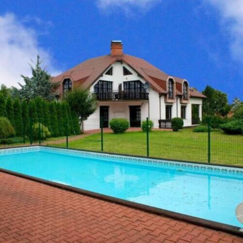 Mountain View Family Holiday Home for 10 Persons