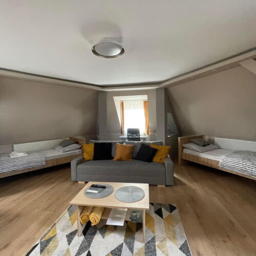 Camera xL cu aer condiționat pentru 6 pers. (se poate solicita pat suplimentar)