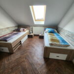 Upstairs Apartment for 8 Persons Business Plus