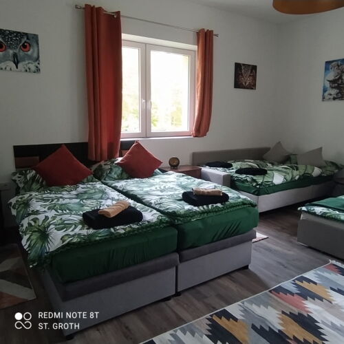 Letní dům (jako celek) pro 4 os. s výhledem do zahrady celý Dům (s možností přistýlky)