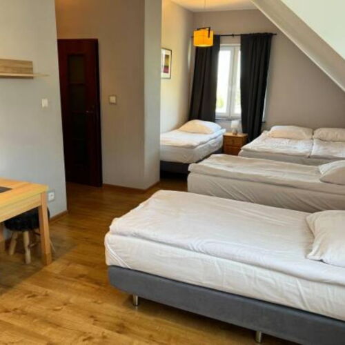 Mountain View 5 Person Room with Garden