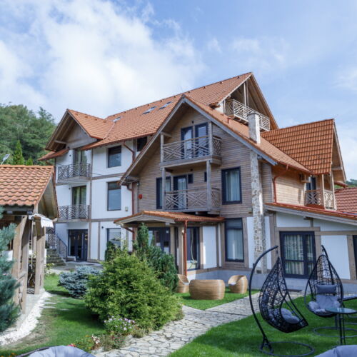 Vilă la etaj întreaga unitate pentru 32 pers. (se inchirieaza doar integral)