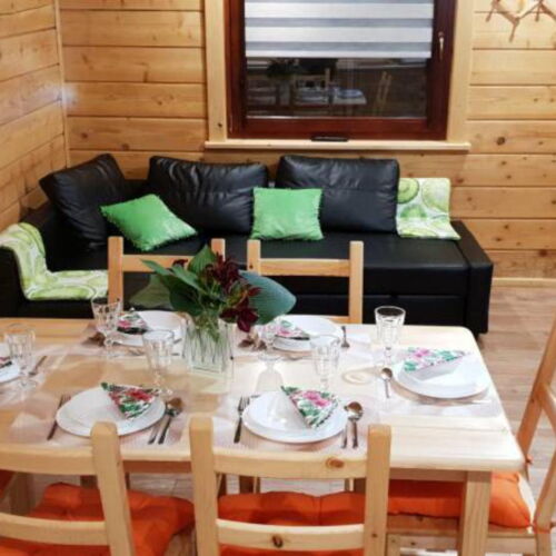 Roubenka (jako celek) se zahradou se sprchou pro 8 os.