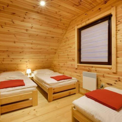 Roubenka (jako celek) se zahradou pro 8 os. s výhledem na hory