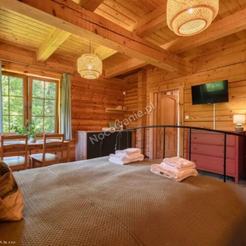 Apartament 4-osobowy na parterze z 2 pomieszczeniami sypialnianymi