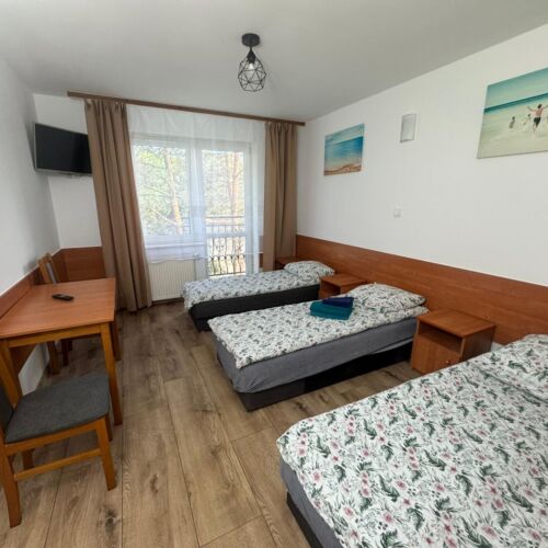 Pokój 3-osobowy z łazienką z aneksem kuchennym