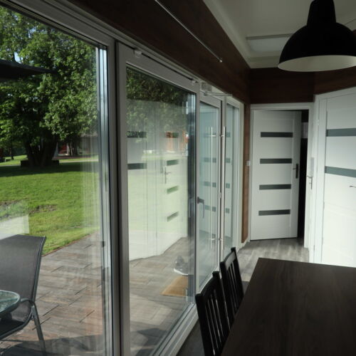 Apartament cu duș cu chicinetă proprie cu 2 camere pentru 4 pers.