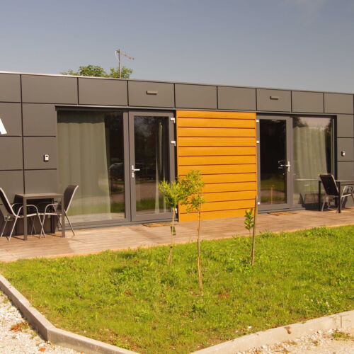 Apartament cu duș cu chicinetă proprie cu 2 camere pentru 3 pers.