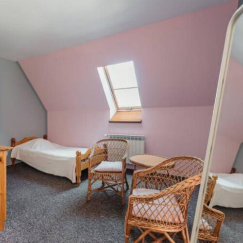 Einzelzimmer mit Badezimmer