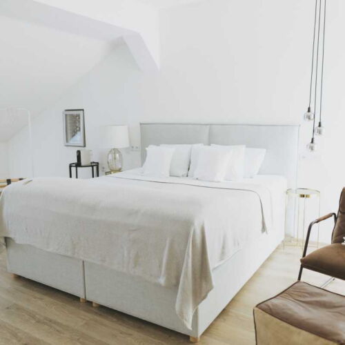 Dvojlůžkový podkrovní pokoj č. 10