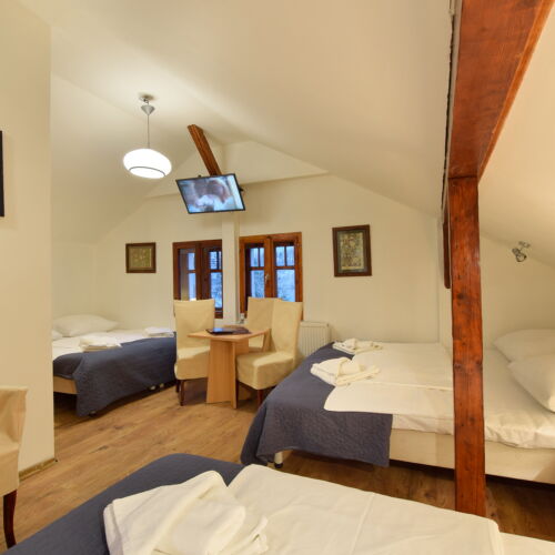 Camera pentru 5 pers.