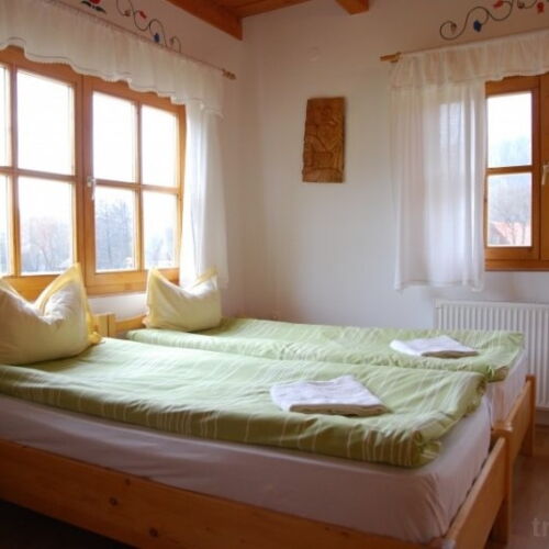 Casă de weekend pentru 20 pers. (se inchirieaza doar integral)