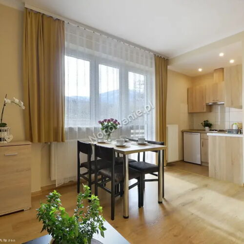 1-Zimmer-Apartment für 4 Personen mit Eigner Küche und Aussicht auf die Berge
