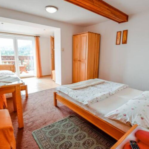 Pokój 3-osobowy z balkonem z widokiem na góry