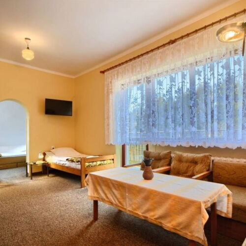 Pokoj s balkónem se sprchou pro 4 os.