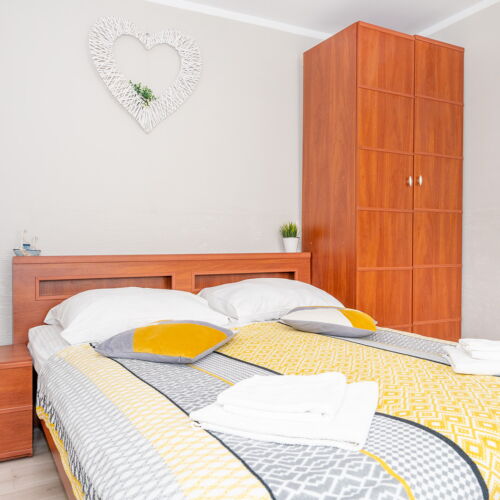 Pokój 2-osobowy na piętrze z łazienką (możliwa dostawka)