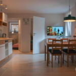 Apartament 6-osobowy na parterze Tourist z 3 pomieszczeniami sypialnianymi