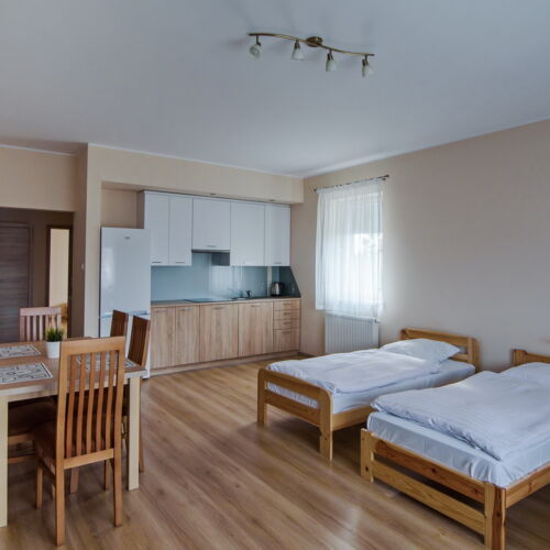Pokój 5-osobowy na piętrze z własną kuchnią