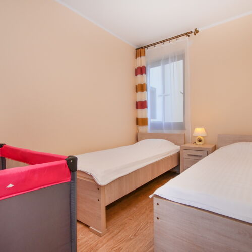 Apartament 4-osobowy tV z płaskim ekranem z tarasem z 2 pomieszczeniami sypialnianymi (możliwa dostawka)