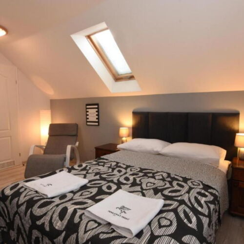 Double Room ensuite with LCD/Plasma TV