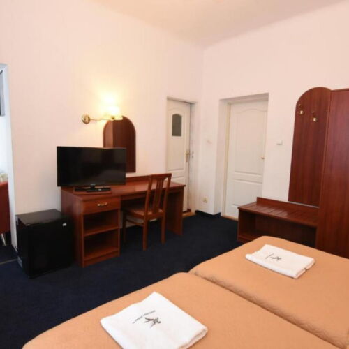 Garden View Twin Room ensuite