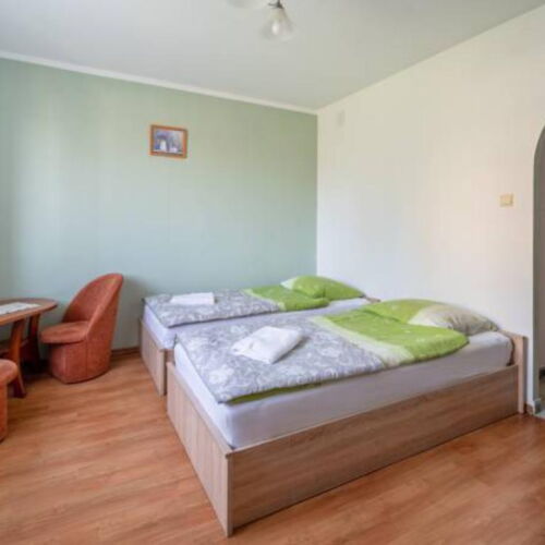 Camera tripla lCD TV cu duș