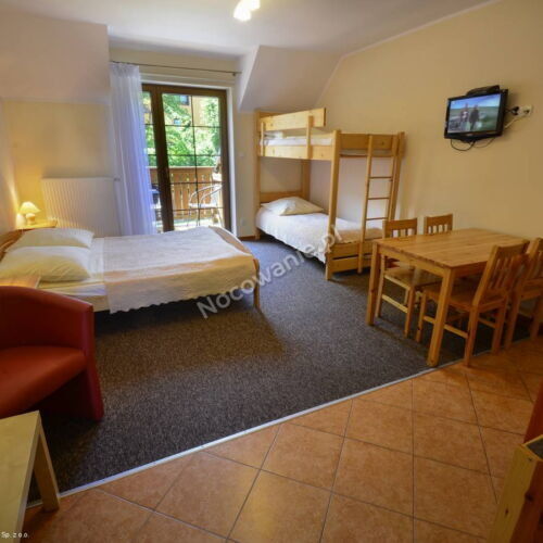 Pokoj se sprchou se zahradou pro 4 os.