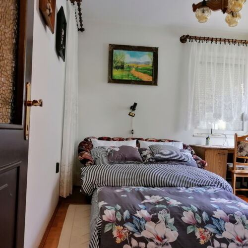 Ground Floor Whole House Summer House for 10 Persons