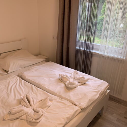 Apartman pro 4 os. se 2 ložnicemi s výhledem na les celý Dům