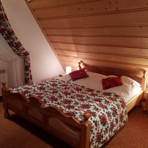 Pokoj s koupelnou  s manželskou postelí