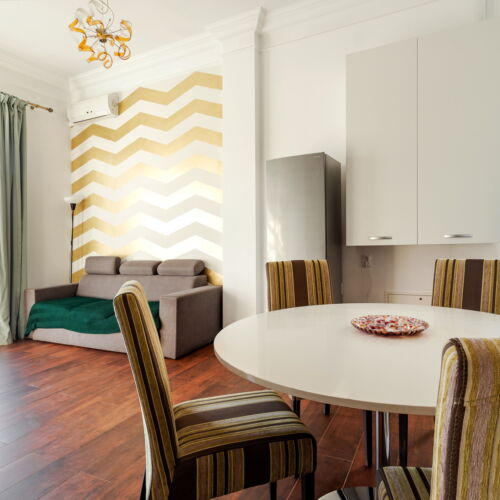 Apartament penthouse la etaj cu 2 camere pentru 4 pers.