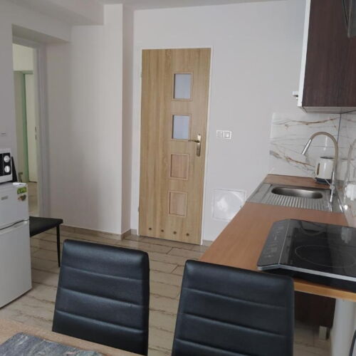 Apartament 6-osobowy z łazienką z dostępem do ogrodu z 2 pomieszczeniami sypialnianymi