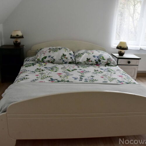 Pokój 4-osobowy z łazienką z dostępem do ogrodu