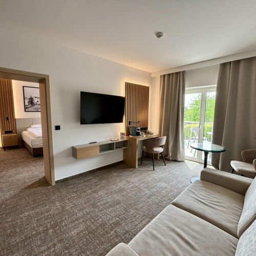 Suita deluxe cu cadă cu 2 camere pentru 4 pers.