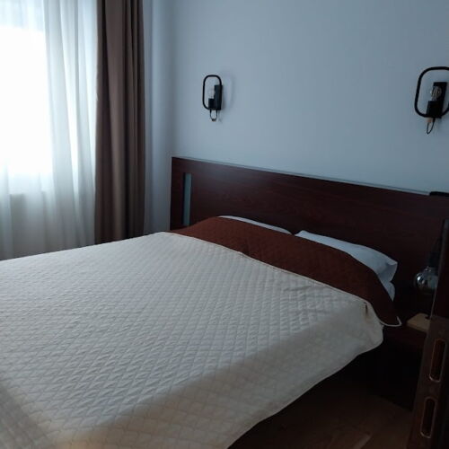 Pokoj pro 2 os. s výhledem na hory na poschodí